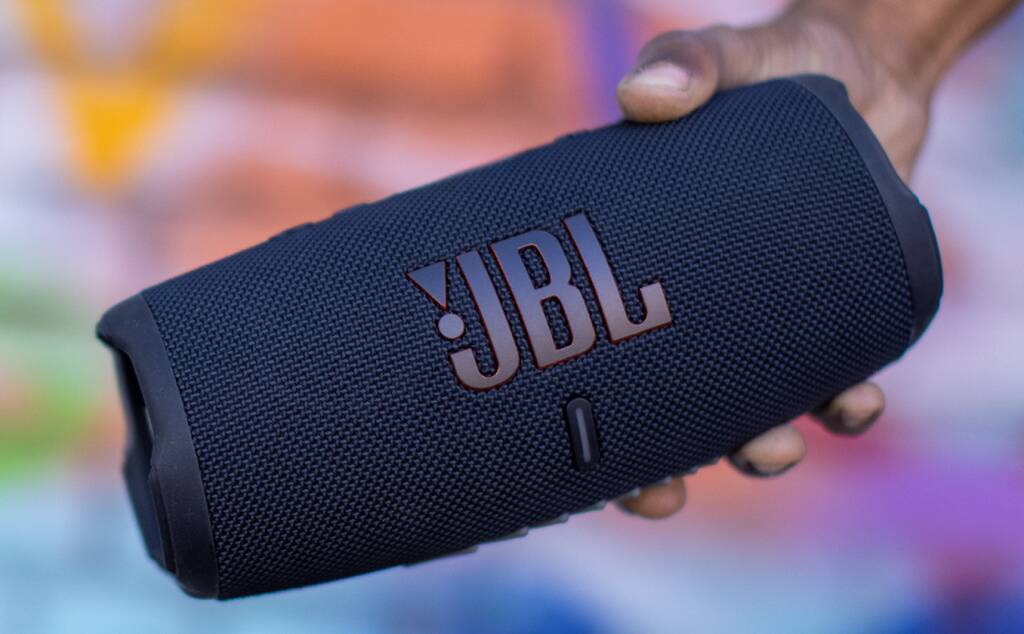JBL CHARGE 5 in your hands